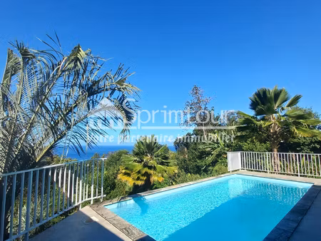 location-villa avec piscine bouillante- t5 vue mer