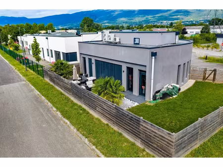 vente locaux professionnels 0 pièces 117 m² à saint-genis-pouilly (01630)  450 000 €