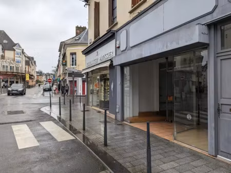evreux - local commercial de 45 m2 env. à louer en centre vi