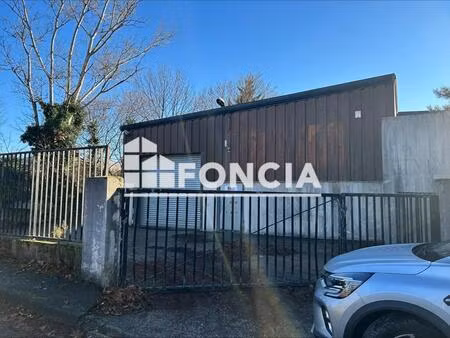 location - local d'activité - 571 m² - 30 000 €/an hc ht -