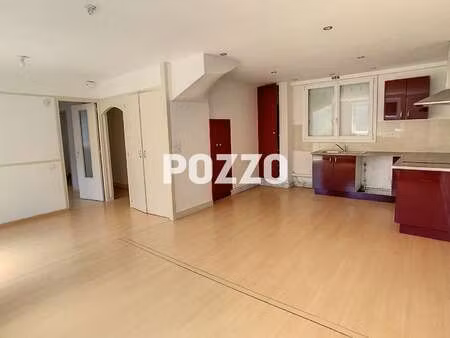 location appartement 3 pièces à villedieu-les-poeles (50800) : à louer 3 pièces / 58m² vil