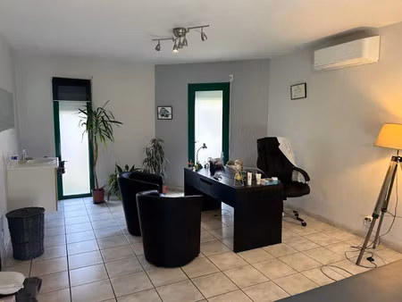 location locaux professionnels 25 m² à mont-de-marsan (40000)  450 €