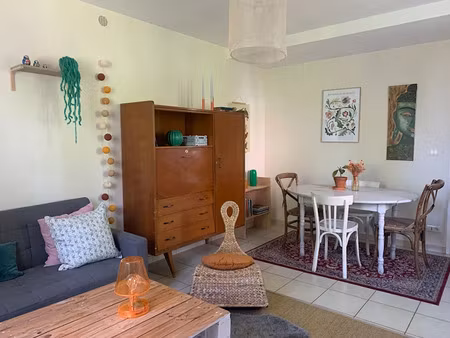 location maison 3 pièces 75 m² à jonzac (17500)  739 €