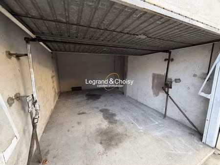 location parking 19 m² à agen (47000)  75 €