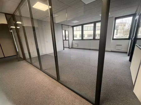 location locaux professionnels 650 m² à gennevilliers (92230)  9 208 €