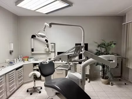 location locaux professionnels 62 m² à nice (06000)  2 870 €