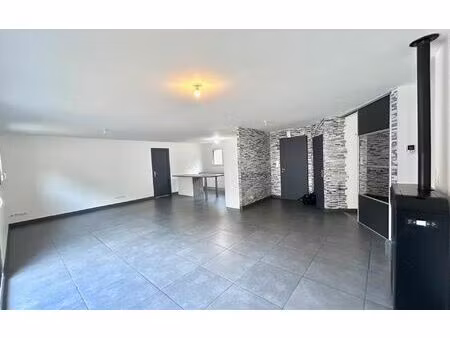 location maison  m² t-5 à atur  1 100 €