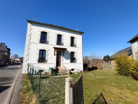 jolie maison de village