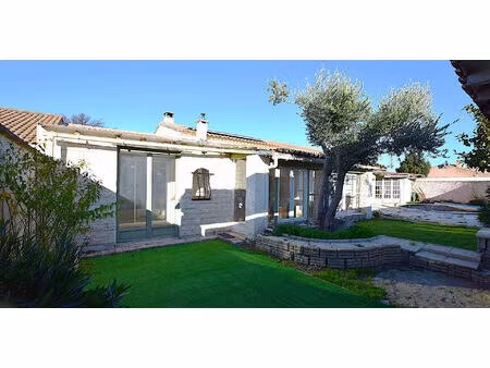 cabannes - maison 5 pièces avec véranda  terrasse  jardin et parkings