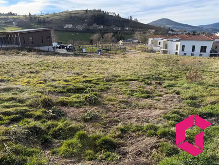 terrain constructible proche centre-ville yssingeaux !