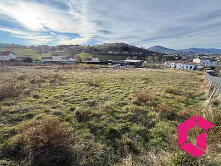 terrain constructible proche centre-ville yssingeaux !