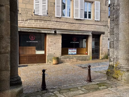 local commercial en plein centre ville d'egletons