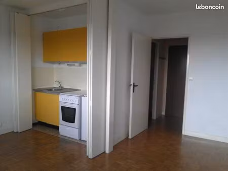 t1bis 26m² proche fac medecine tours