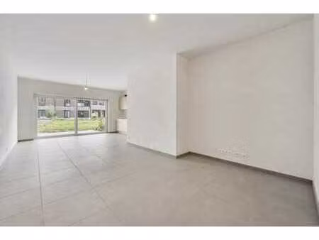 duplex de construction récente avec 3 chambres + terrasse