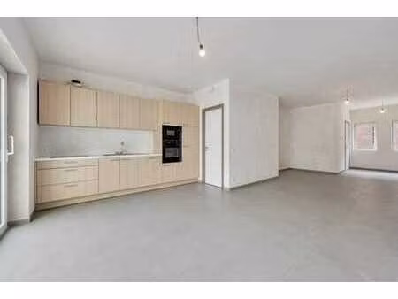 duplex de construction récente avec 3 chambres + terrasse