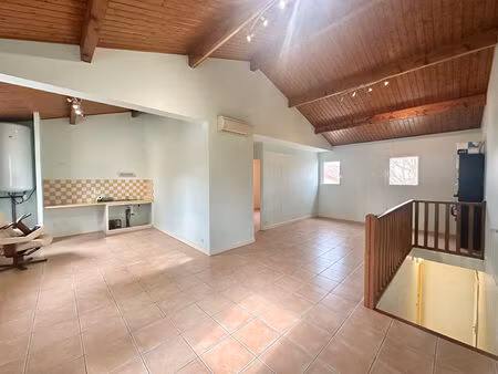 appartement t2 à fleury avec murs commerciaux