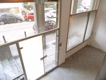 local commercial garage et remise