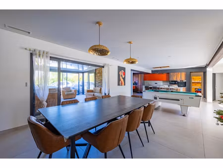 boisseron  belle maison plain pied entiérement contemporaine