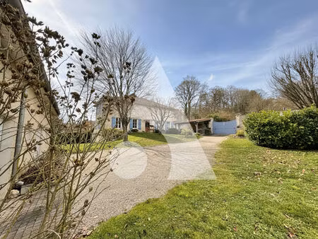 maison de ville avec dépendances et jardin - neufchâteau