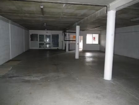 local professionnel à louer chateaubernard 2 pièce(s) 194m2 1 000€/mois ht/hc