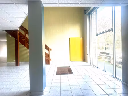 local professionnel à louer saumur 4 pièce(s) 268m2 2 000€/mois ht/hc