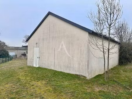 vente bureaux et commerces aux garennes-sur-loire (49610) : à vendre / 80m² les garennes-s