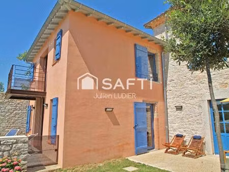 maison en pierre de 245 m2  entièrement rénovée.