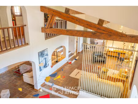 maison provençale avec gîtes  piscine et oliveraie