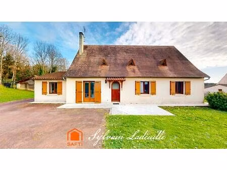 en périgord noir  maison de 120 m2 sur 2660 m2 de terrain