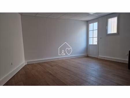 local commercial la plaine sur mer 2 pièce(s) 58 40 m2