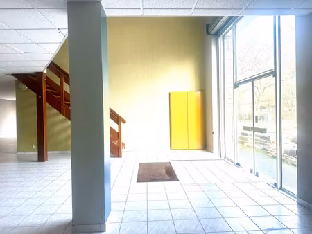 à louer local commercial 268 m² – 2 175 € |saumur