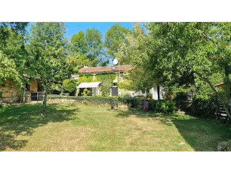 vente maison 5 pièces 130 m² à javerlhac-et-la-chapelle-saint-robert (24300)  123 000 €