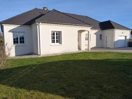 mehun-sur-yèvre - maison de plain pied t.5 - 150 m²