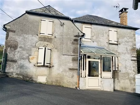 maison avec grange / four a pain et terrain