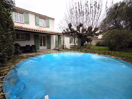 plan d'orgon - villa  5 pièces  122 m² habitables sur 518 m² de terrain