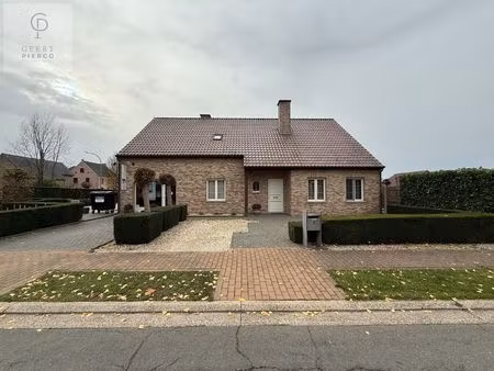 knappe woning met ruimte