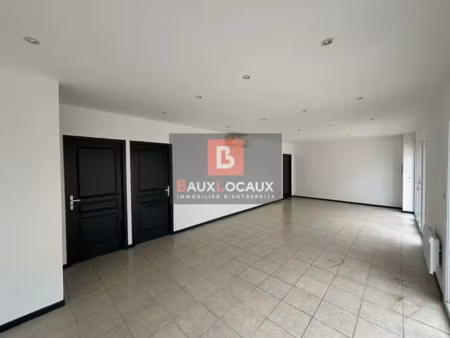 local commercial/bureau a louer