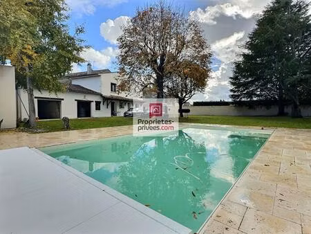 dept 33 - izon - maison 6 pièces 177 m2 avec jardin paysagé 1498m2 et piscine chauffée