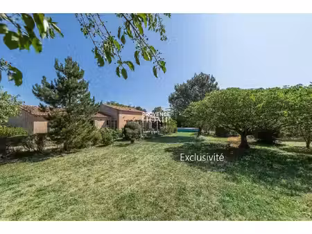 a vendre maison de plain pied exposee sud lacoste luberon provence