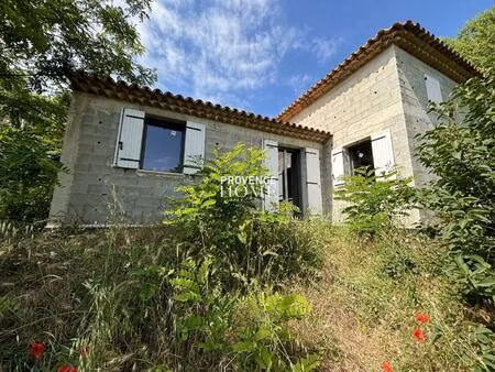 a vendre maison de village en construction lacoste luberon provence