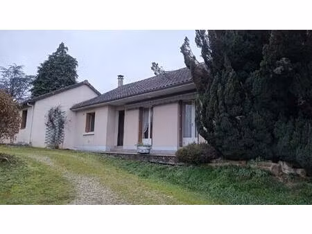 ensemnble de 2 maisons attenantes.