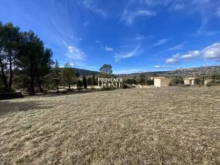 a vendre terrain constructible 1648 m² a gordes luberon provence