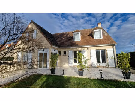 vente maison 9 pièces  180.00m²  perdreauville