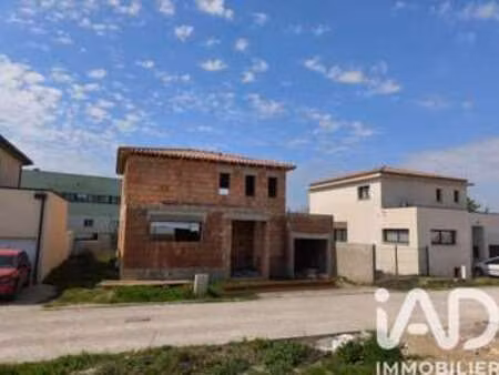 vente maison à althen-des-paluds (84210) : à vendre / 129m² althen-des-paluds