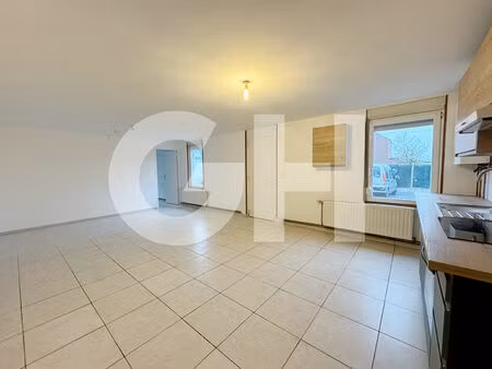 appartement de plain-pied avec parking f2 (53 m²) à louer à jeumont