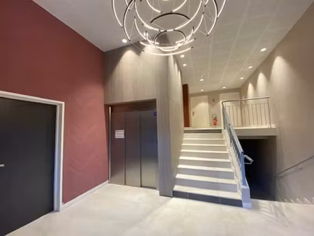 location bureau 268 m² à brest (29200)