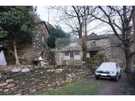 maison en bord de rivière