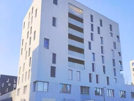 location garage box et parking à saint-jacques-de-la-lande (35136) : à louer / 12m² saint-