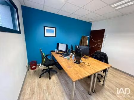 location bureaux et commerces à champagne-au-mont-d'or (69410) : à louer / 14m² champagne-