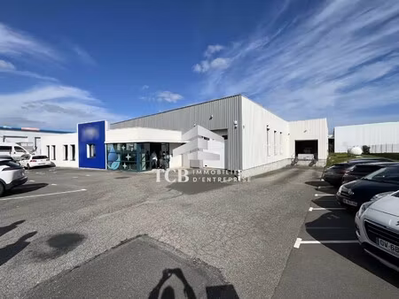 location local commercial